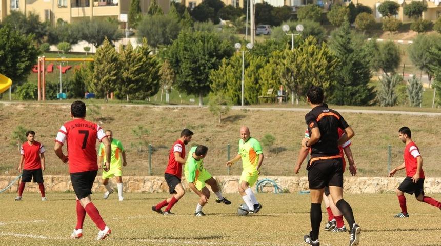 Toroslar&rsquo;da Kurumlar Arası Futbol Turnuvası heyecanı başlıyor