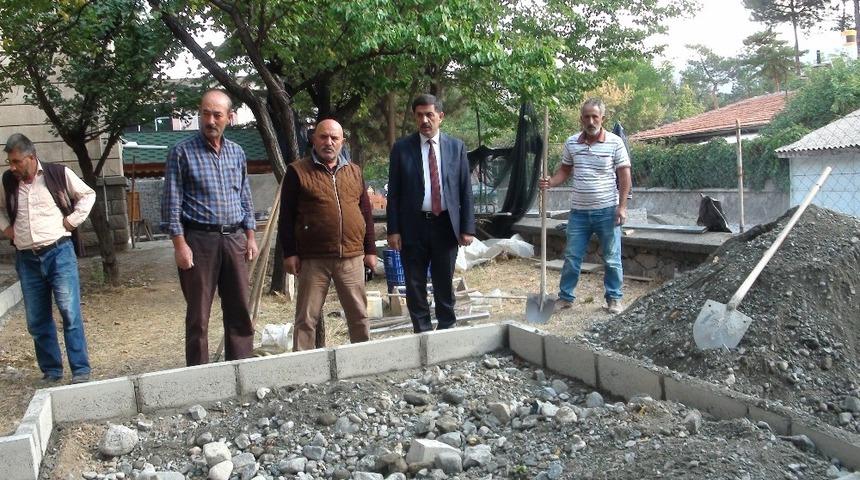 G&uuml;labibey Camisinde &ccedil;evre d&uuml;zenleme &ccedil;alışmaları başladı