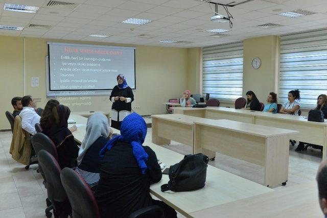 SAÜ’de stresle başa çıkma yolları anlatıldı