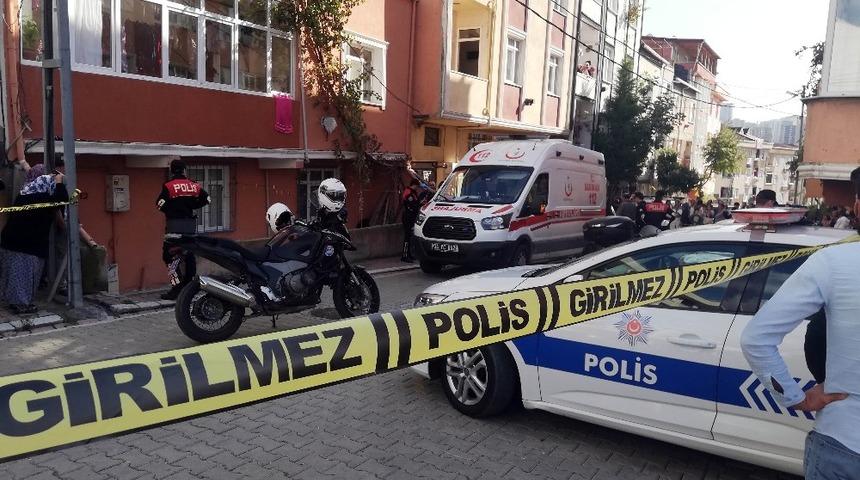 Esenyurt&rsquo;ta eve giren hırsız, yaşlı kadını boğazını keserek &ouml;ld&uuml;rd&uuml;