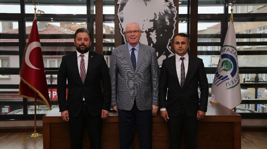 Bayramiç Belediye Başkanı Mert Uygun Kazım Kurt’u ziyaret etti