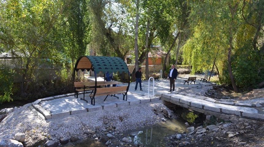 B&uuml;nyan Belediyesi Tops&ouml;ğ&uuml;t Mahallesinde Dinlence Alanı Yapıyor