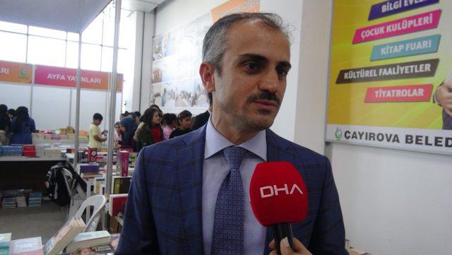 Çayırova Kitap Fuarı öğrencilerin akınına uğradı