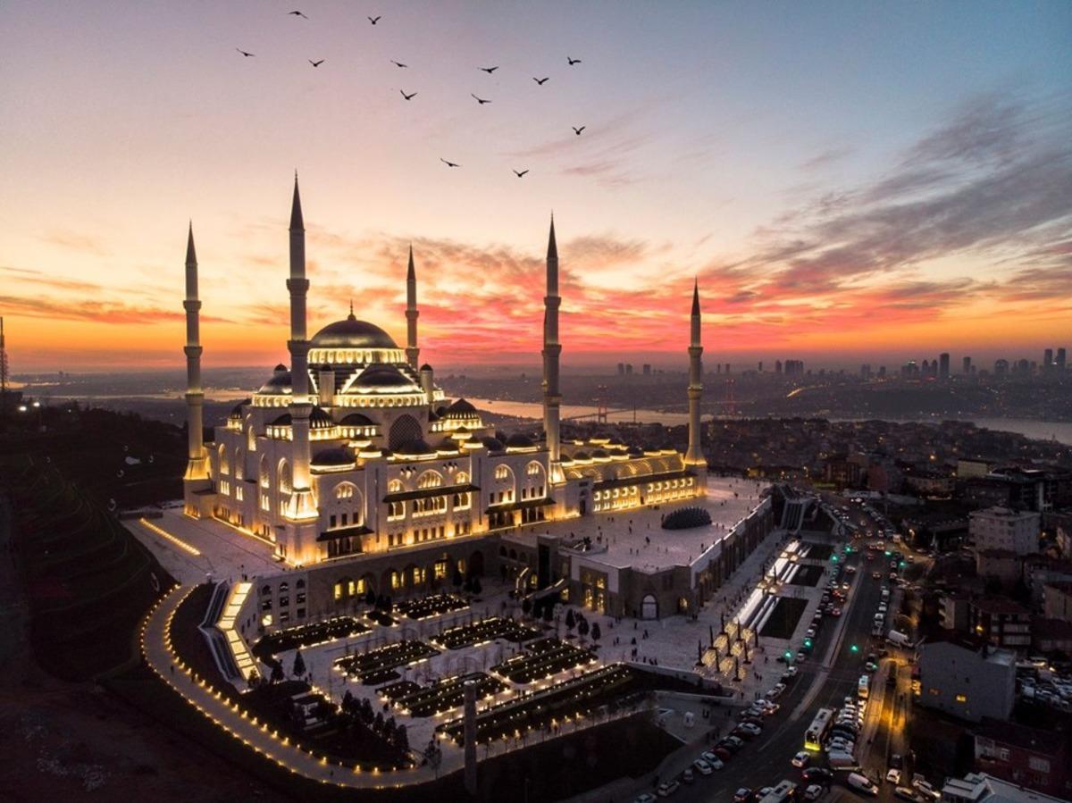 B&uuml;y&uuml;k &Ccedil;amlıca Camii hakkında bilinmeyenler!