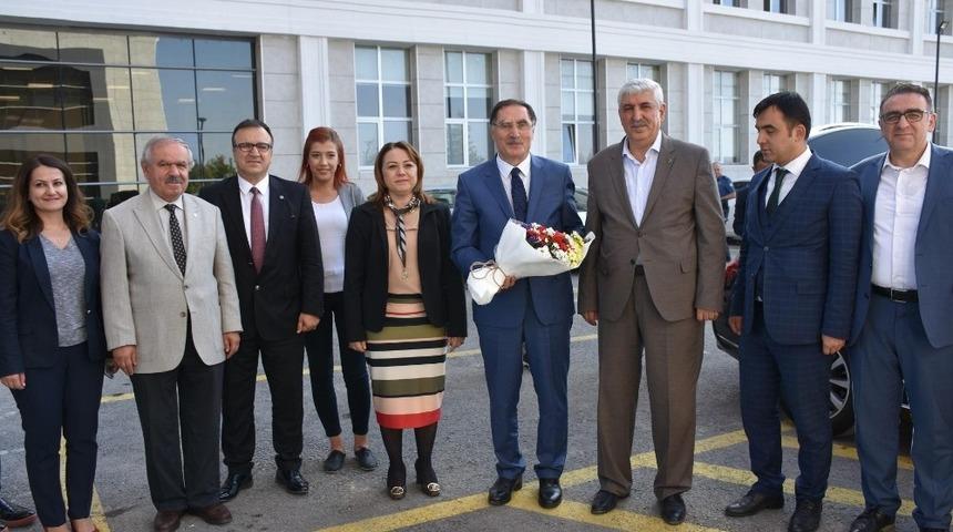 Kamu Baş Denet&ccedil;isi  Şeref Malko&ccedil;&rsquo;tan MT&Uuml;&rsquo;&uuml; ye ziyaret