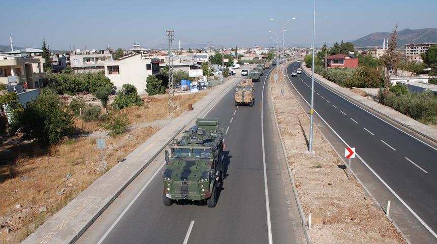 Hatay sınırına askeri sevkiyat