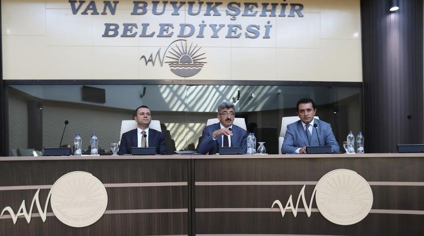 Vali Bilmez, daire başkanlarıyla bir araya geldi