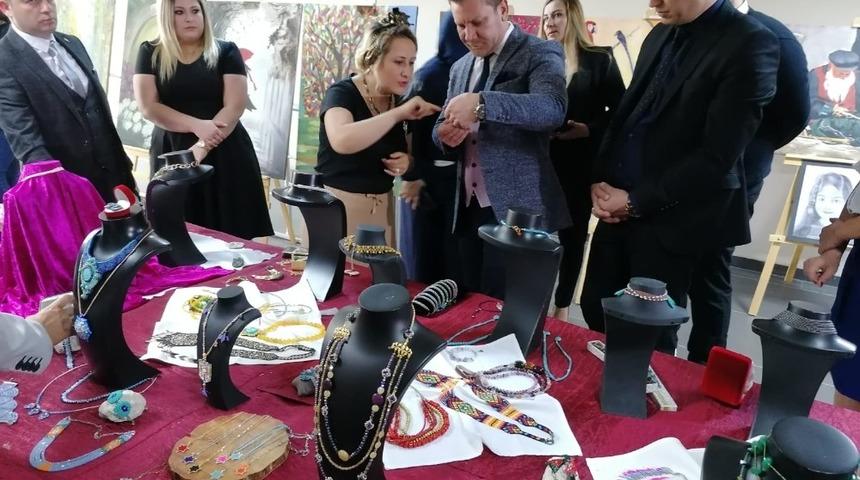 Alaşehir’de Boncukların Dansı sergisi açıldı