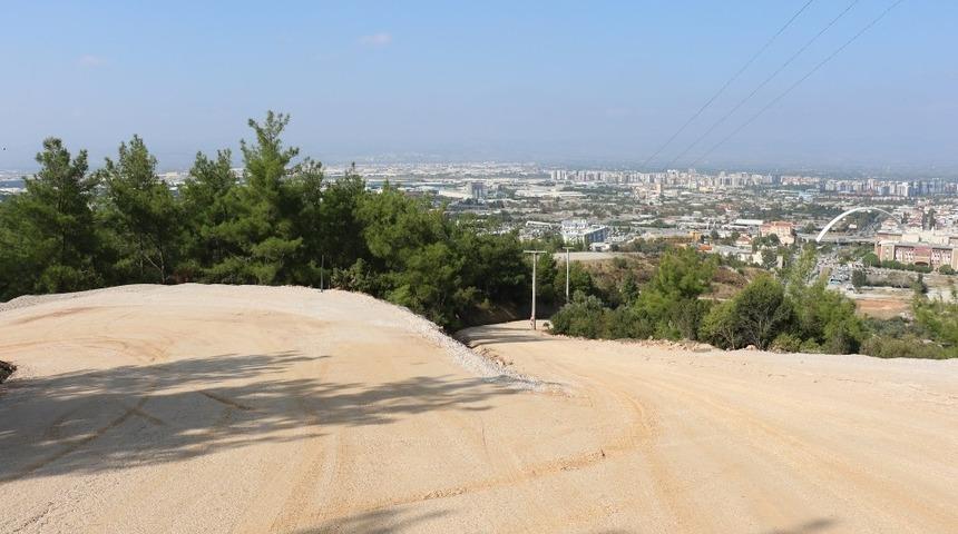 Yunusemre Belediyesi’nden Uncubozköy’de 1 kilometrelik yol