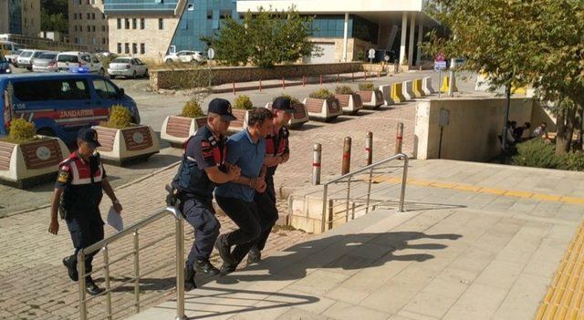 20 ayrı suçtan aranıyordu, jandarma tarafından yakalandı