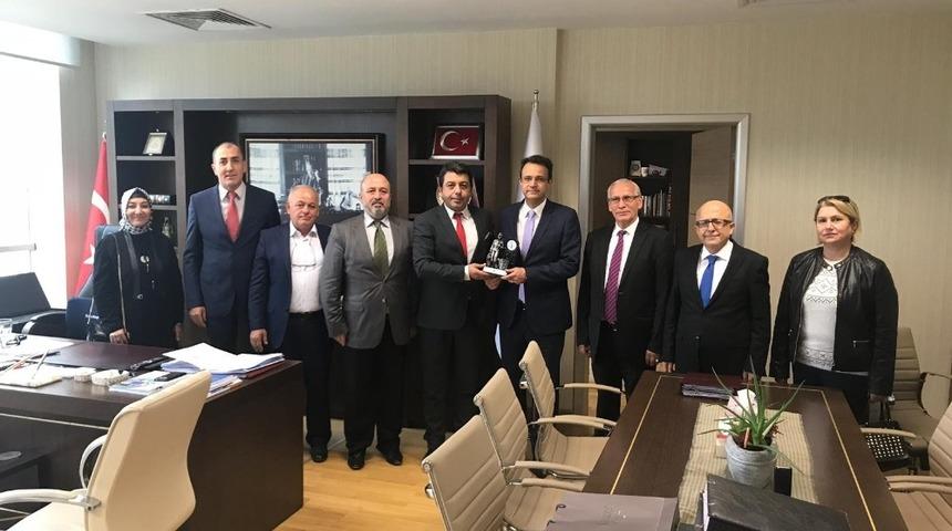 Milli Emlak Genel M&uuml;d&uuml;r&uuml; B&uuml;y&uuml;kuzun&rsquo;a hayırlı olsun ziyareti yapıldı