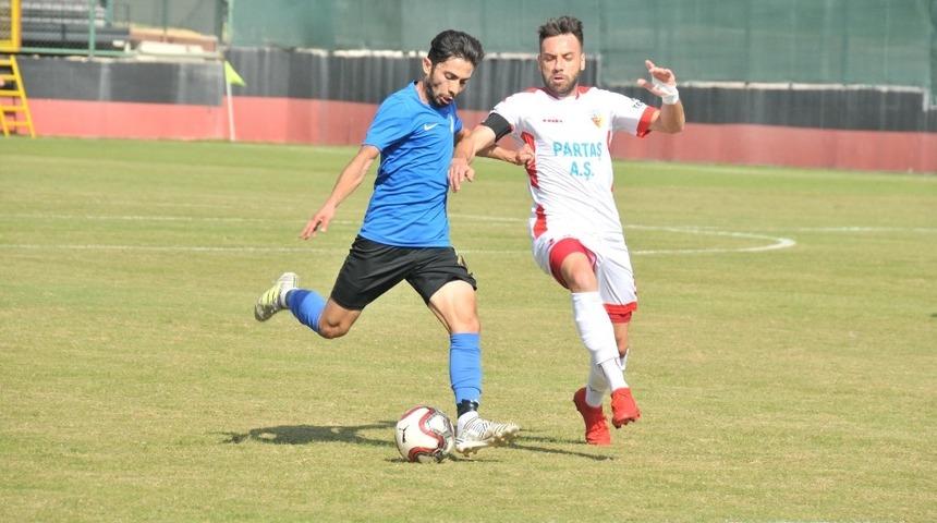 Karak&ouml;pr&uuml; Belediyespor liderliğe y&uuml;kseldi