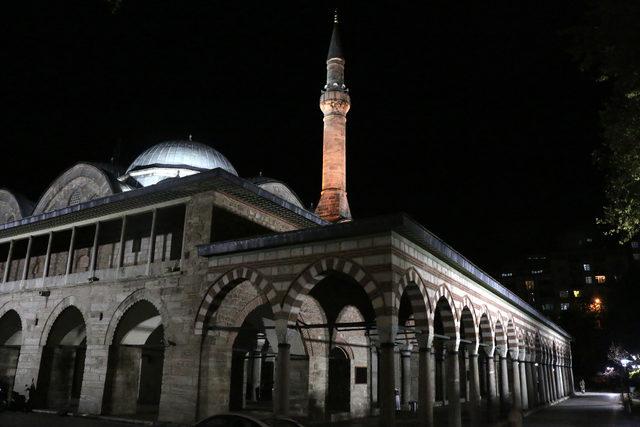 İstanbul da  Barış Pınarı Harekatı  i&ccedil;in camilerde sela okundu&nbsp; 1