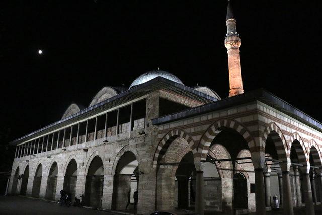 İstanbul da  Barış Pınarı Harekatı  i&ccedil;in camilerde sela okundu&nbsp; 2