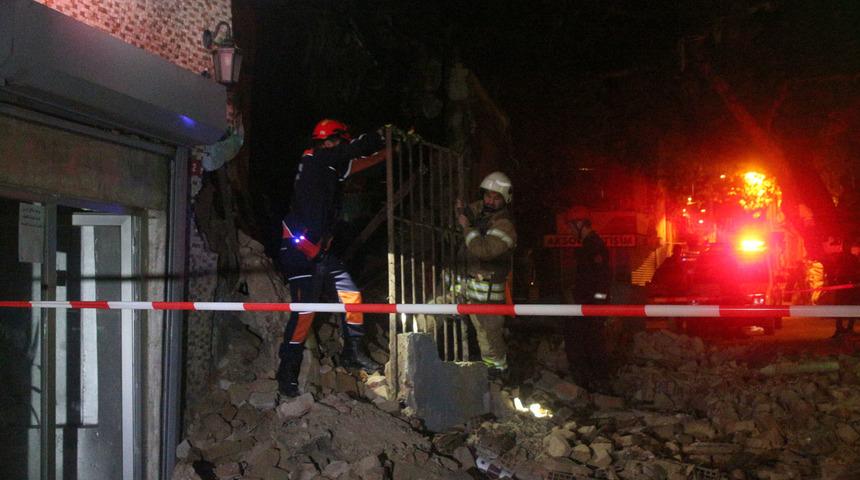 Beyoğlu'nda metruk binada &ccedil;&ouml;kme meydana geldi(Geniş haber)