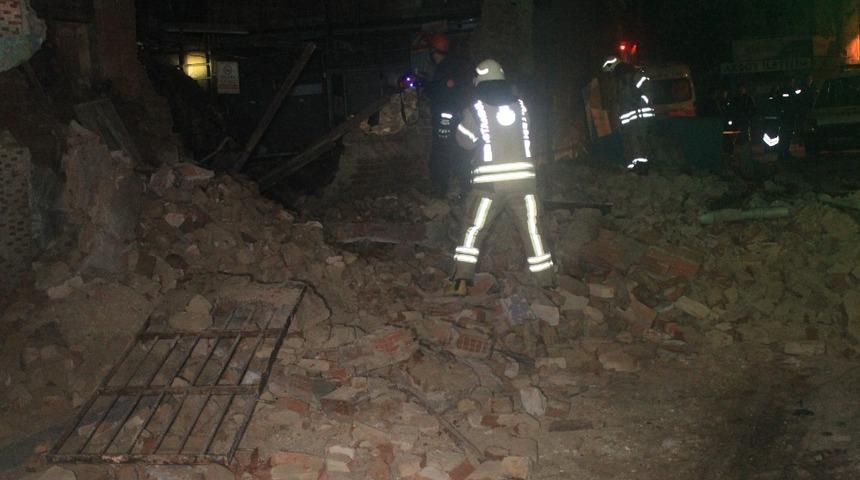 Beyoğlu&rsquo;nda tek katlı metruk bina &ccedil;&ouml;kt&uuml;