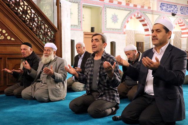 Van'da 'Barış Pınarı Harekatı' için camilerde 'Fetih süresi' okundu 
