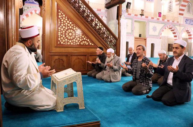 Van'da 'Barış Pınarı Harekatı' için camilerde 'Fetih süresi' okundu 