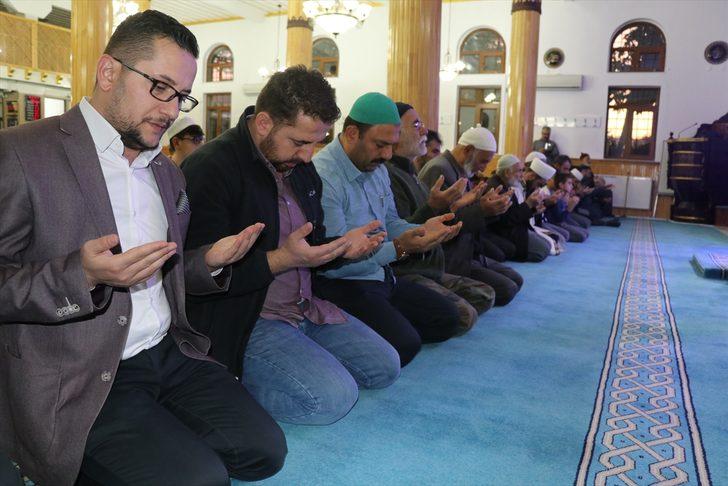 Yurt genelindeki bütün camilerde Mehmetçik için Fetih Suresi! G2