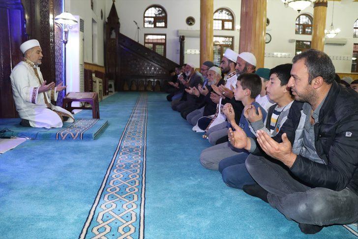 Yurt genelindeki bütün camilerde Mehmetçik için Fetih Suresi! G3