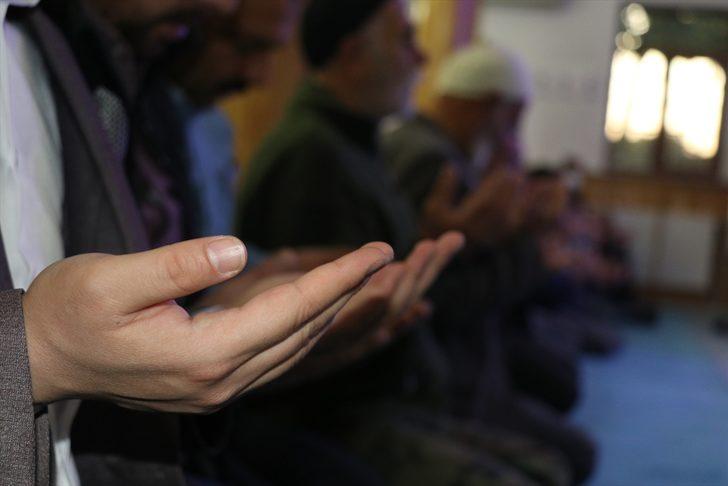 Yurt genelindeki bütün camilerde Mehmetçik için Fetih Suresi! G5