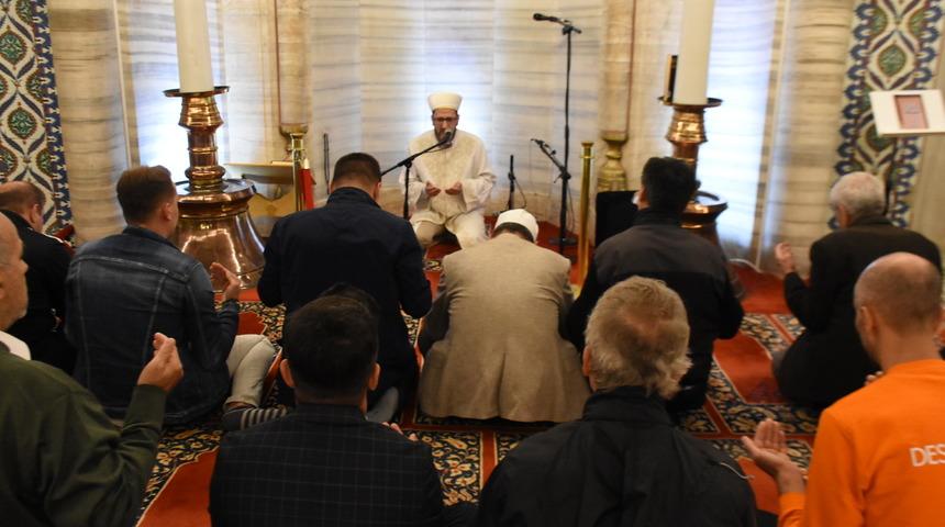 Selimiye Camii'nde sabah namazında 'Fetih Suresi' okundu