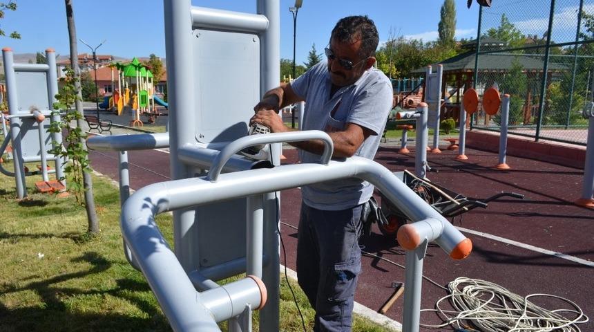 Bünyan’da park ve yeşil alanlarda sonbahar hazırlıkları başladı