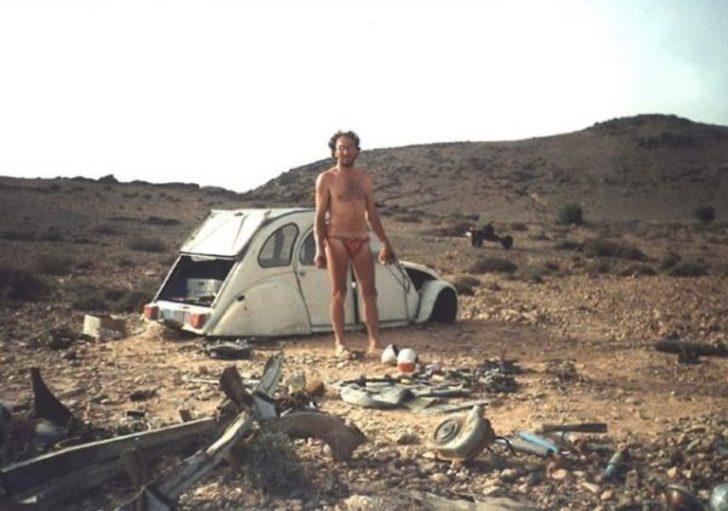 Çölün ortasında aracı bozulunca motosiklet yaptı! G5