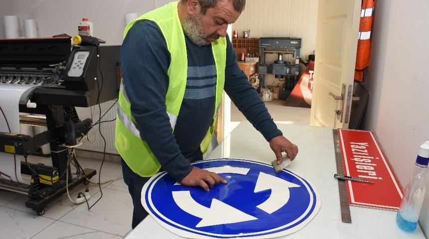 D&uuml;zce Belediye şantiyesi &ccedil;evre illere &ouml;rnek