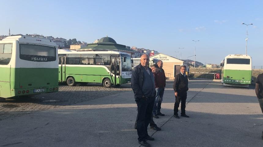 Park halindeki &ouml;zel halk otob&uuml;sleri soyuldu