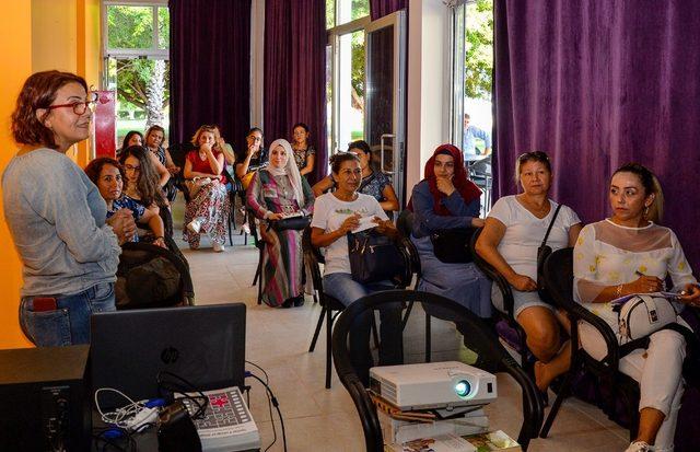 Mersin’de kadınlara fotoğraf kursu veriliyor