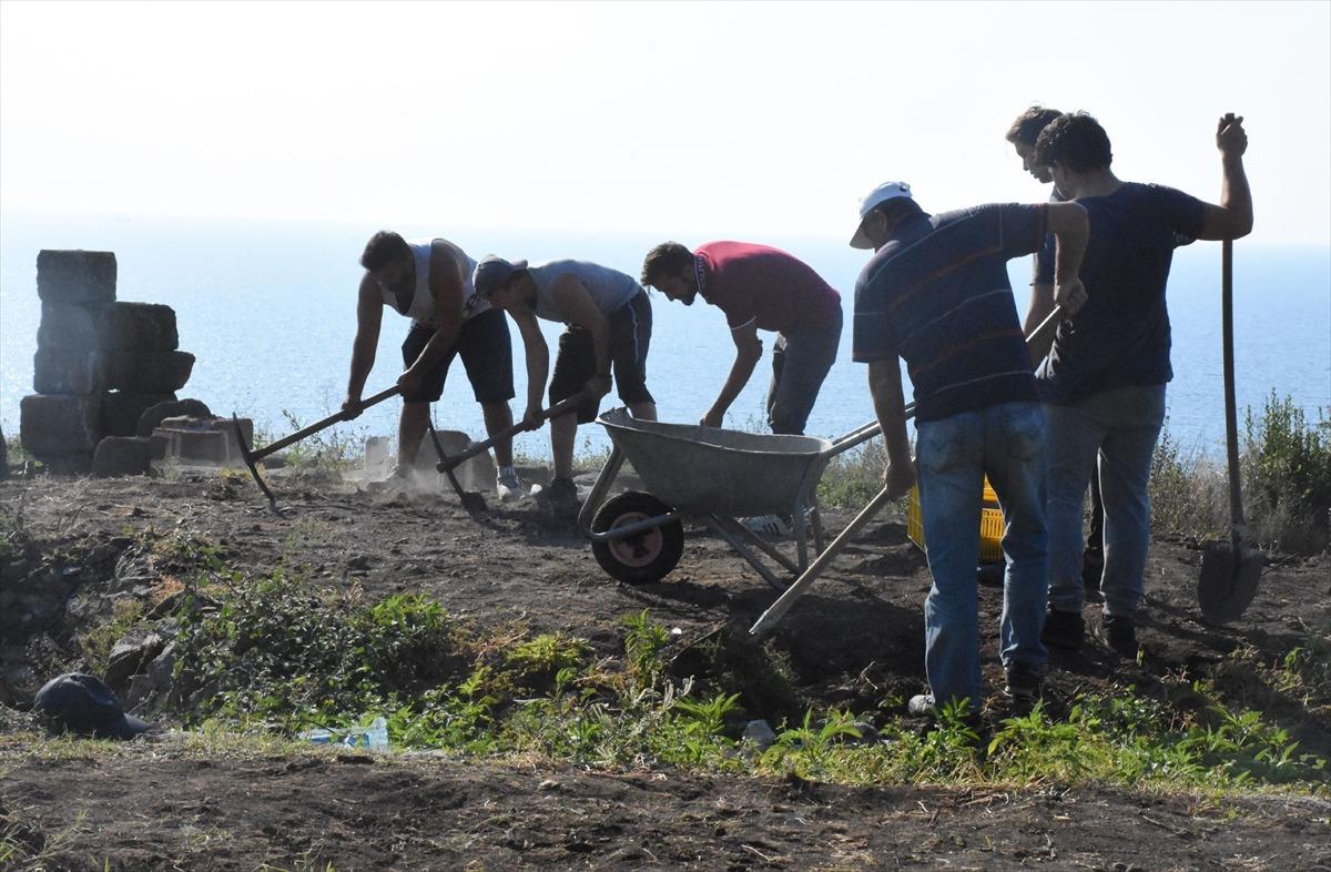 Tieion'daki 'Roma tapınağı' g&uuml;n y&uuml;z&uuml;ne &ccedil;ıkarılıyor