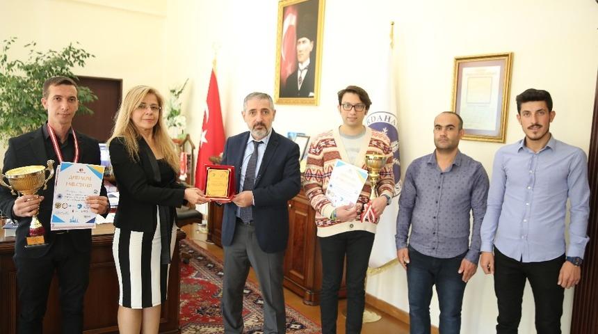 ARÜ Öğrencileri, Rusça Olimpiyatlarından dereceyle döndü