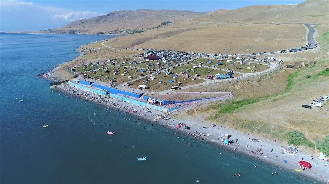 Tuşba Belediyesinin &lsquo;Mavi Bayraklı Halk Plajı&rsquo; sezonu kapattı