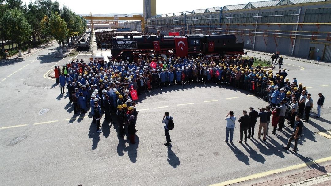 Bozkurt lokomotifi &ouml;n&uuml;nde Fetih duası