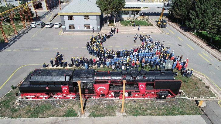 Bozkurt lokomotifi önünde Fetih duası G2