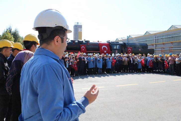 Bozkurt lokomotifi önünde Fetih duası G4