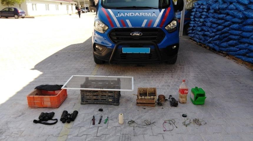 Tuzak kurarak şahin avı yapan avcılar yakalandı