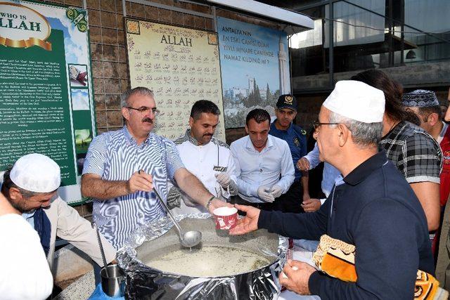 Antalya, zafer için sabah namazında buluştu