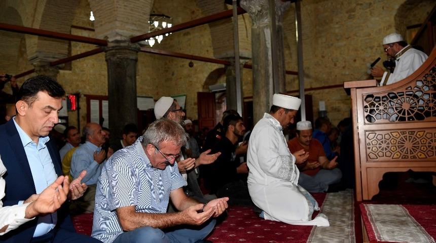 Antalya, zafer için sabah namazında buluştu