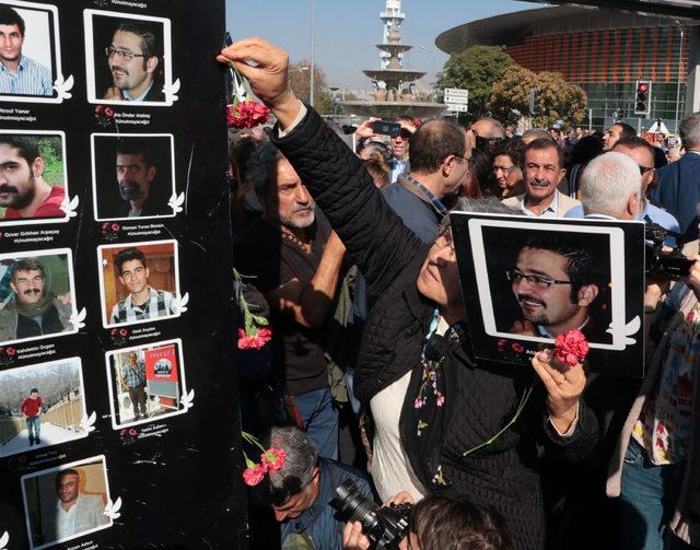 Ankara Garı saldırısında ölenlere hüzünlü anma