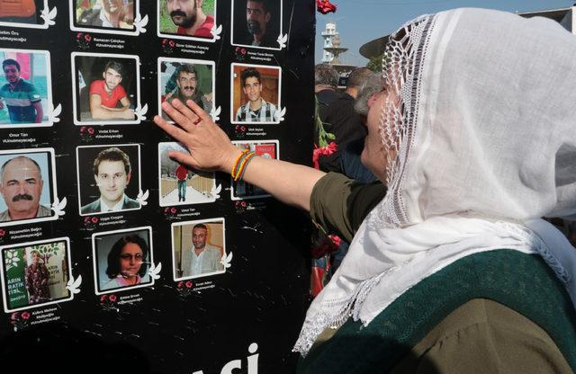 Ankara Garı saldırısında ölenlere hüzünlü anma