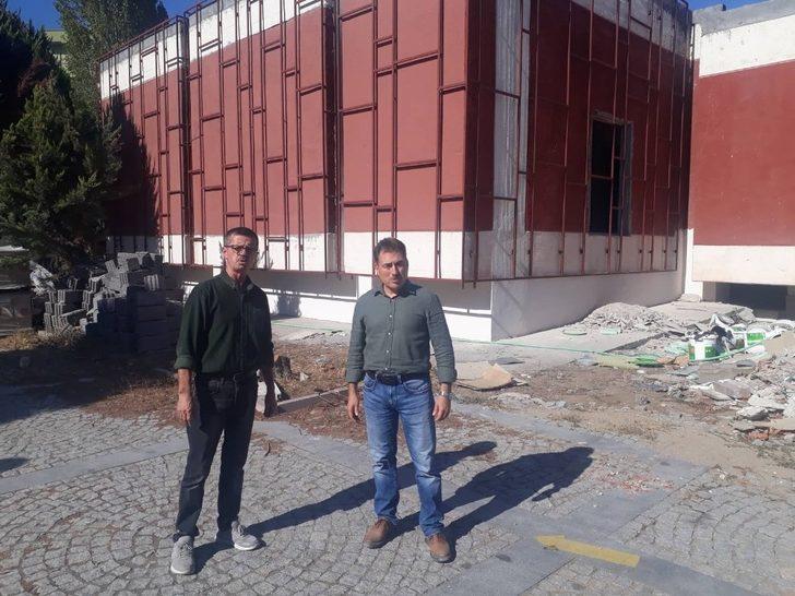 Başkan Ölçek, modern kütüphaneyi inceledi G1