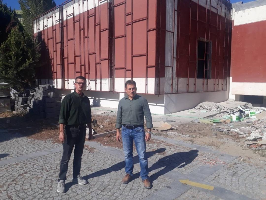 Başkan &Ouml;l&ccedil;ek, modern k&uuml;t&uuml;phaneyi inceledi