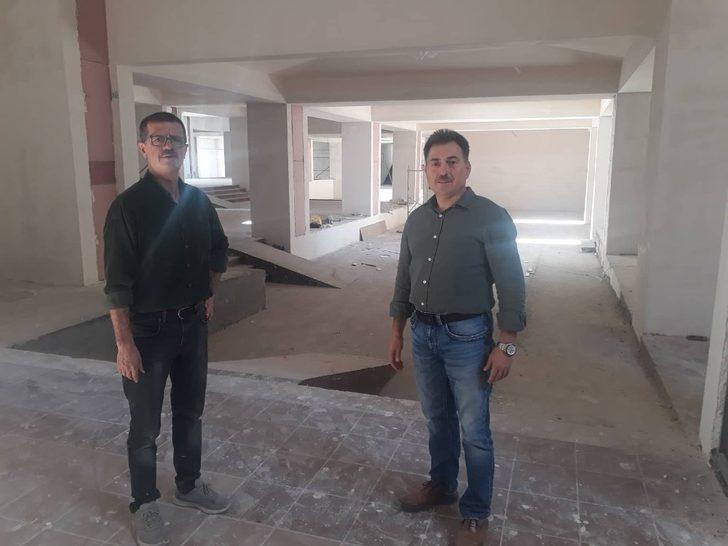 Başkan Ölçek, modern kütüphaneyi inceledi G3