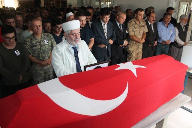 Başkomiser Kaya, memleketi Elazığ’da son yolculuğuna uğurlandı