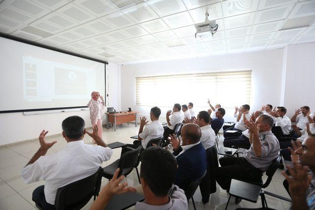 Belediye personeli artık işaret diliyle konuşacak