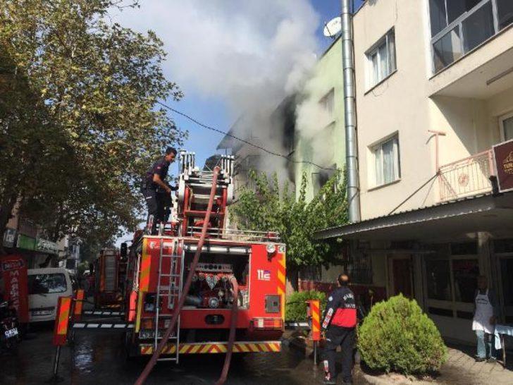 Eşi boşanma davası açtı! Evi ateşe verdi G1