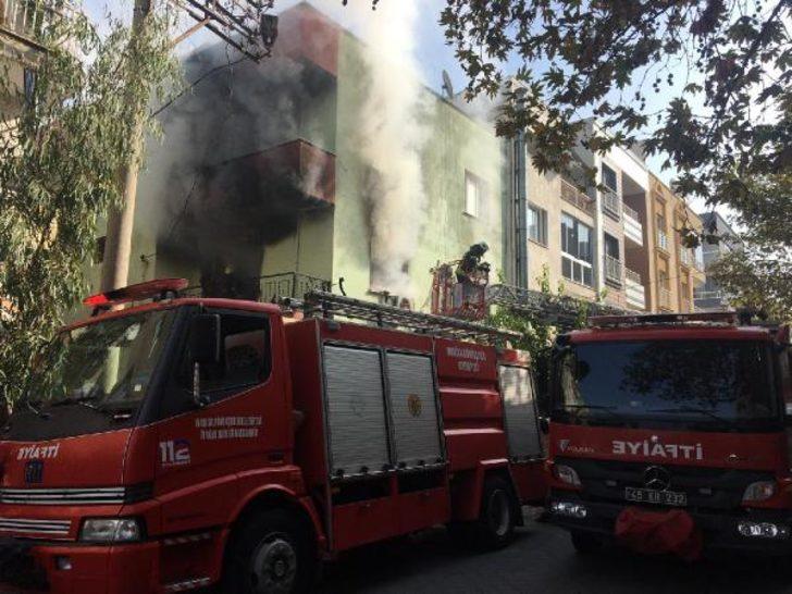 Eşi boşanma davası açtı! Evi ateşe verdi G2