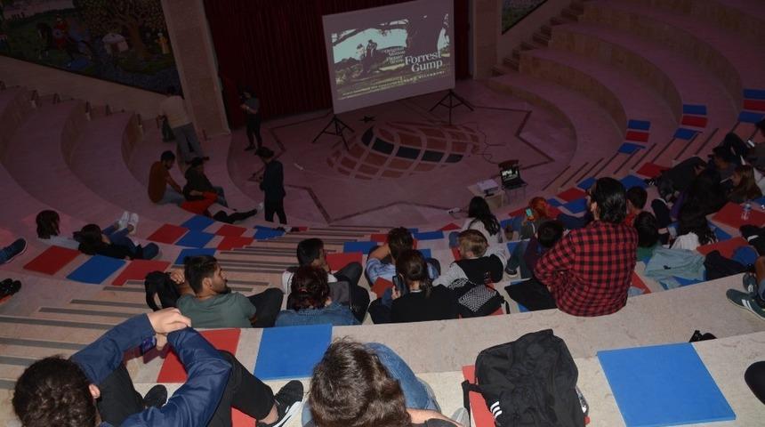 Sinema Kulübü’nden amfide film gösterimleri